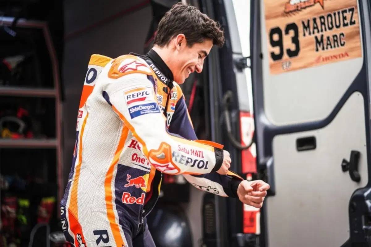 Marquez si prepara per Sepang con la pit-bike: spalla quasi ok (5)