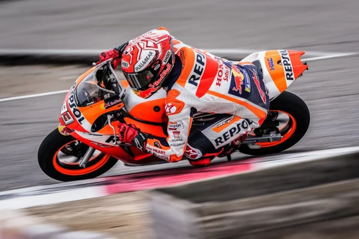 Marquez si prepara per Sepang con la pit-bike: spalla quasi ok (7)