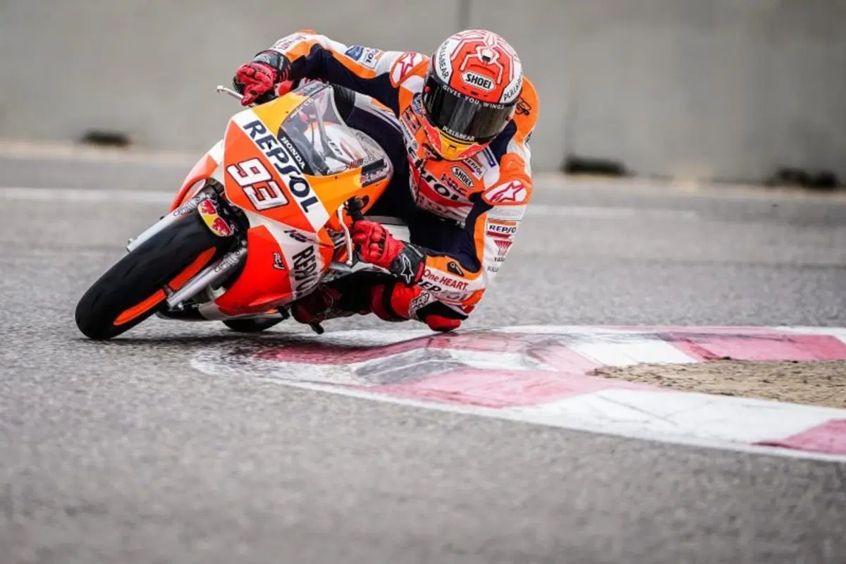 Marquez si prepara per Sepang con la pit-bike: spalla quasi ok (8)