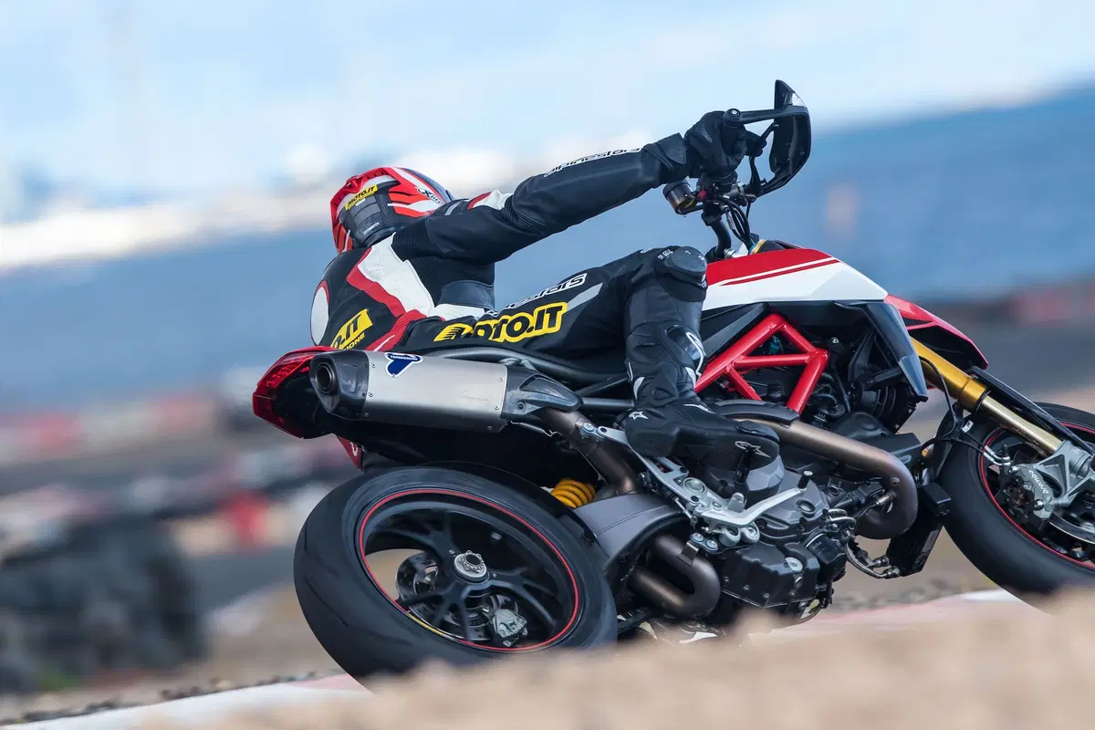 Ducati Hypermotard 950 e 950 SP TEST. Ritorno alle origini