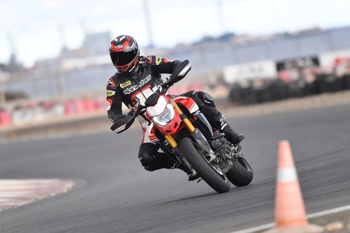 Ducati Hypermotard 950 e 950 SP TEST. Ritorno alle origini (9)
