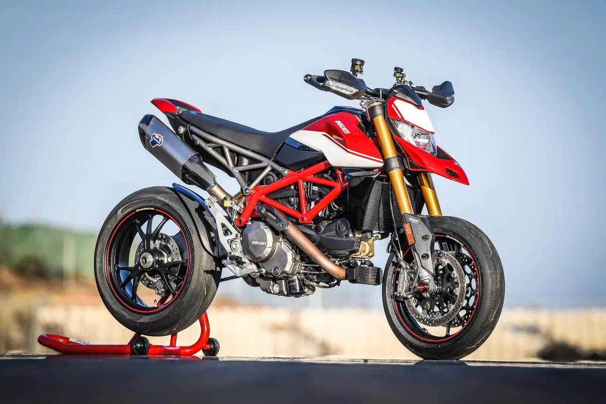 Ducati Hypermotard 950 e 950 SP TEST. Ritorno alle origini (13)