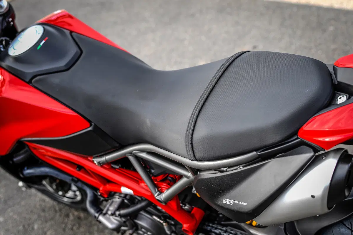 Ducati Hypermotard 950 e 950 SP TEST. Ritorno alle origini (23)
