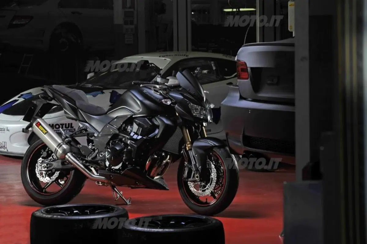 Kawasaki Z750R. Fenomeno latino (7)