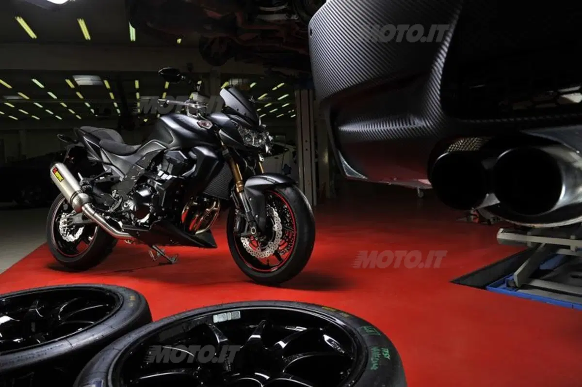 Kawasaki Z750R. Fenomeno latino (8)