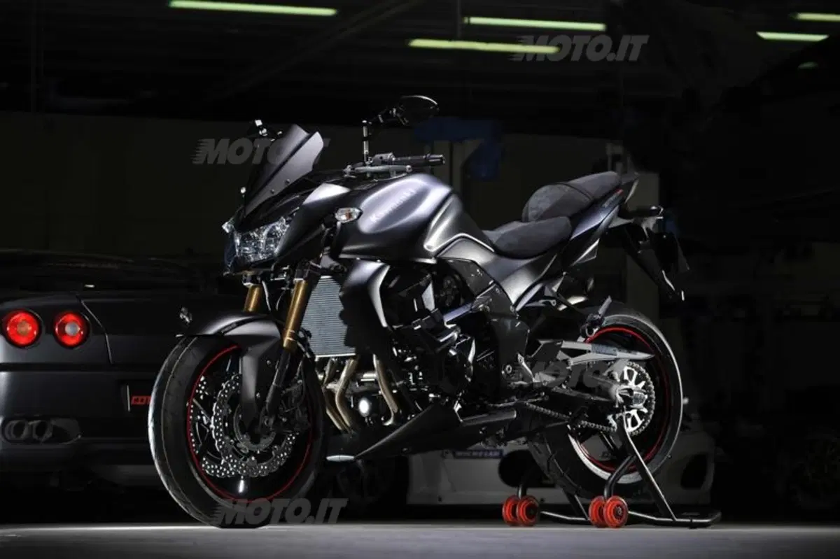 Kawasaki Z750R. Fenomeno latino (9)