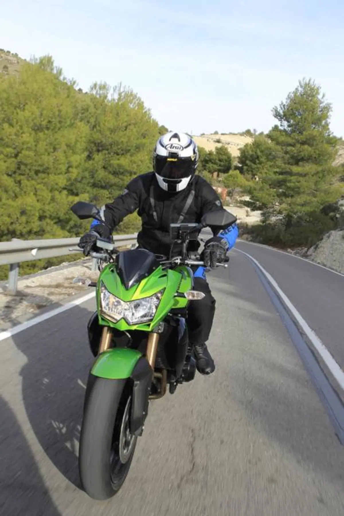Kawasaki Z750R   (27)