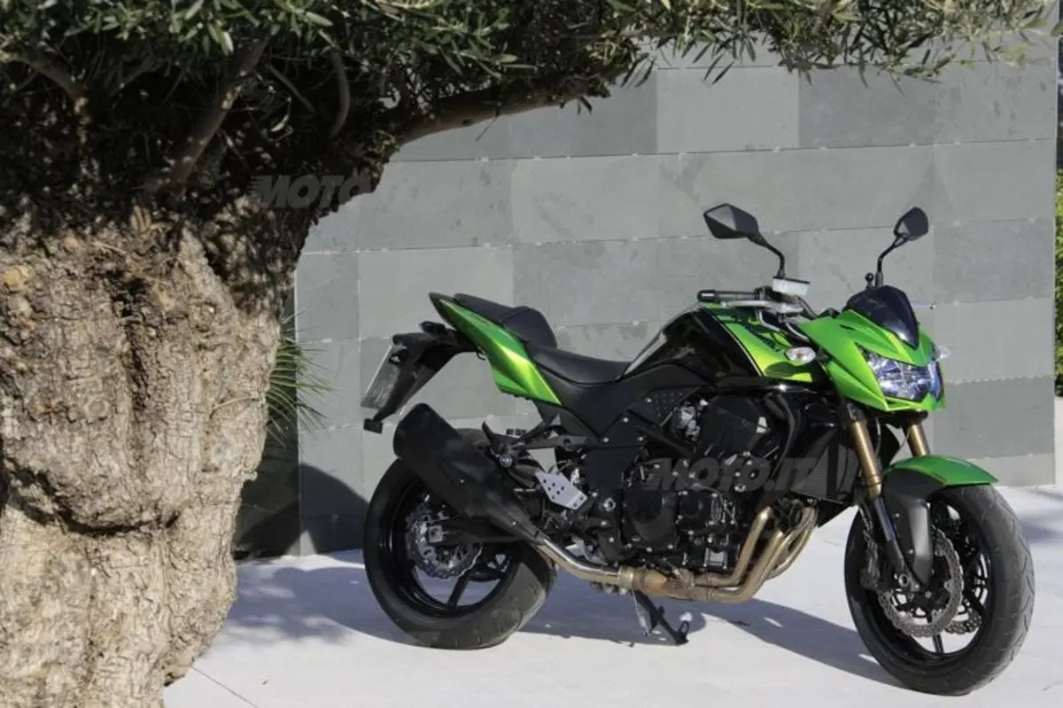 Kawasaki Z750R   (36)