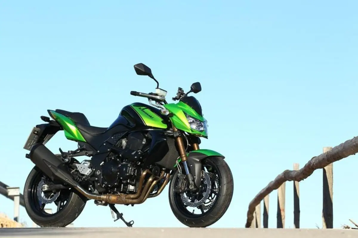 Kawasaki Z750R   (38)