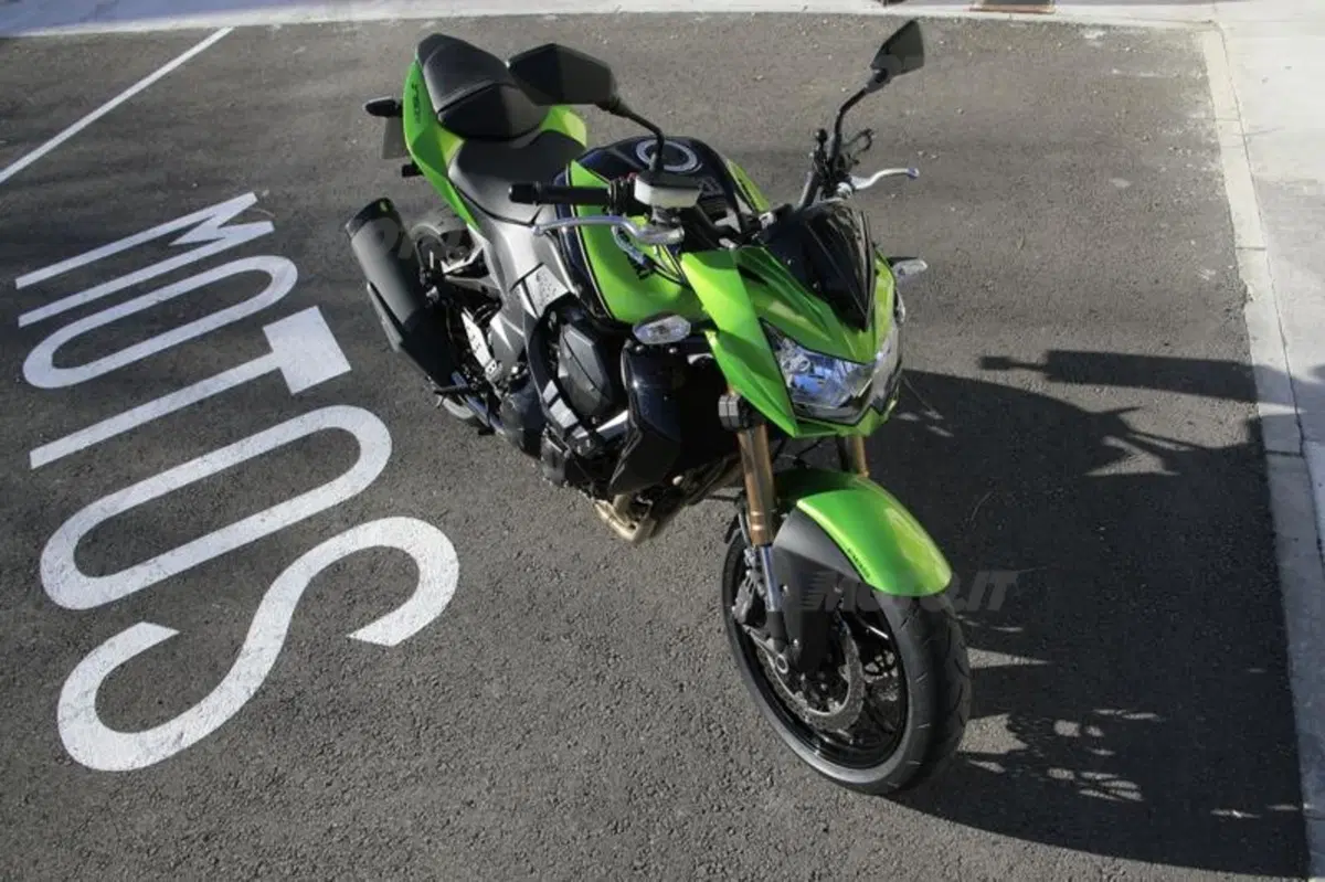 Kawasaki Z750R   (39)