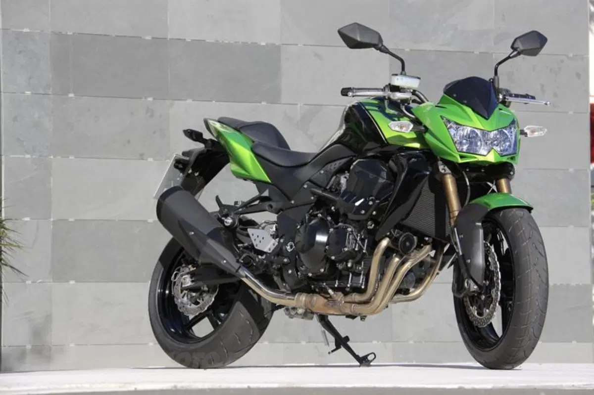 Kawasaki Z750R   (40)