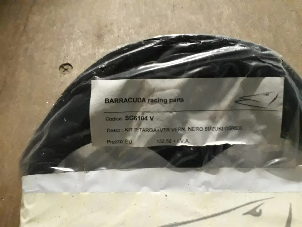 porta targa per suzuki gsr 600 Barracuda (2)