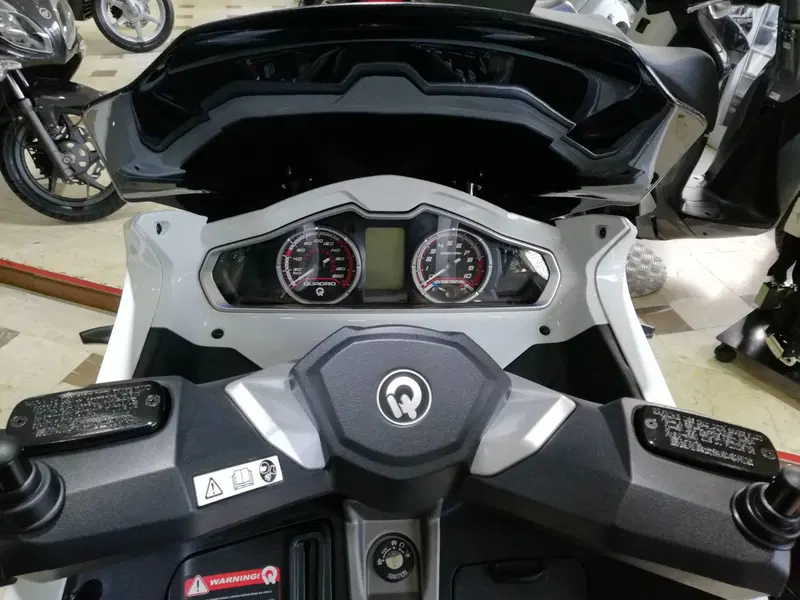Quadro QV3 350 (2018 - 19) (8)