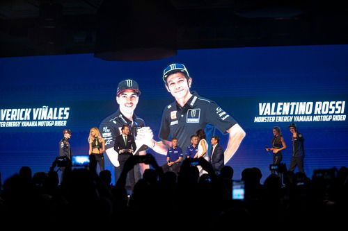 MotoGP. Yamaha svela la livrea 2019 di Rossi e Viñales (6)