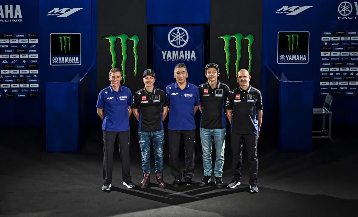 MotoGP. Yamaha svela la livrea 2019 di Rossi e Viñales (10)