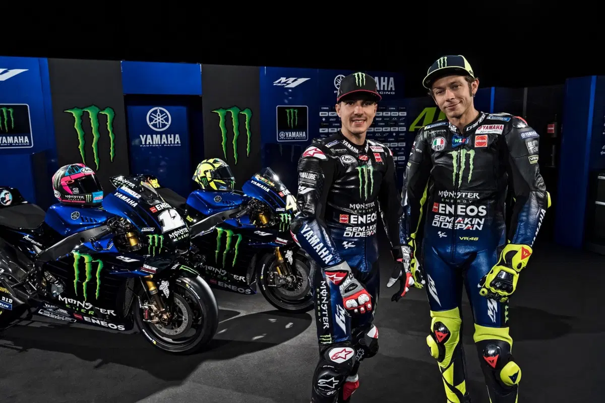 MotoGP. Yamaha svela la livrea 2019 di Rossi e Viñales (12)