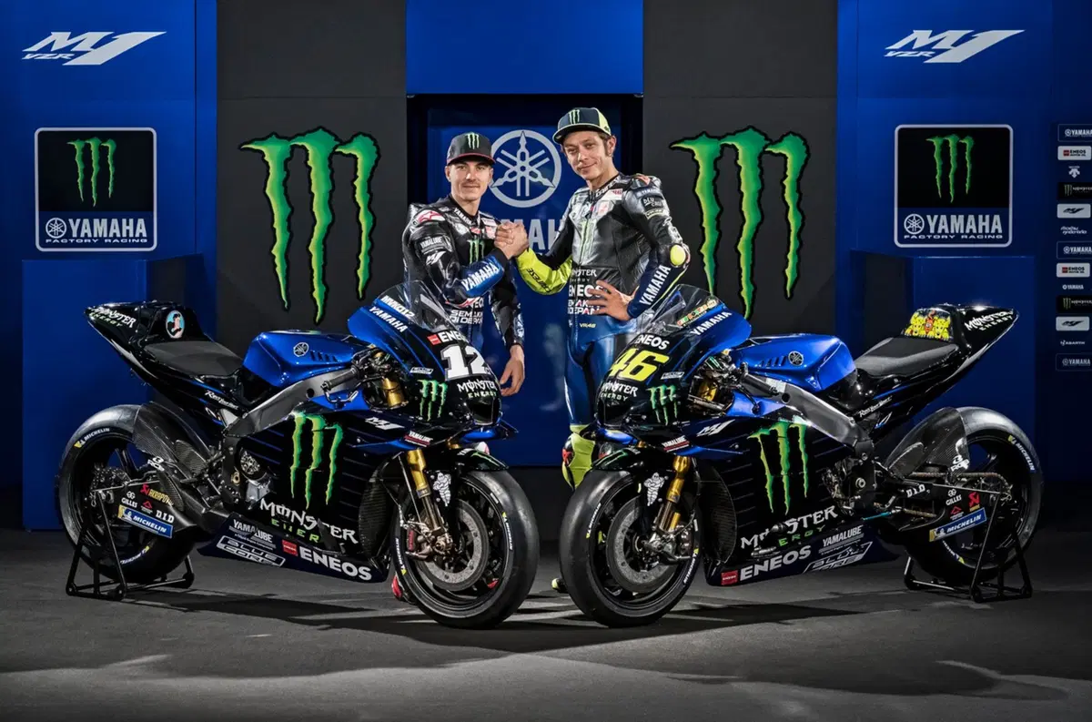 MotoGP. Yamaha svela la livrea 2019 di Rossi e Viñales (16)