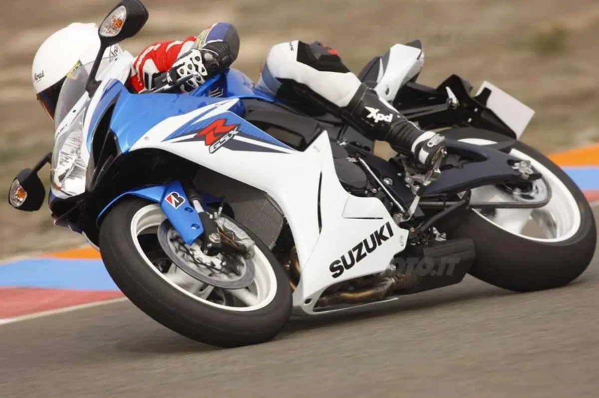 Suzuki GSX-R 600 (2)