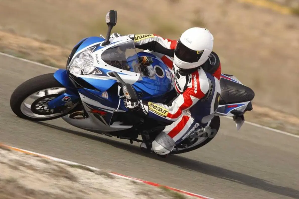 Suzuki GSX-R 600 (7)