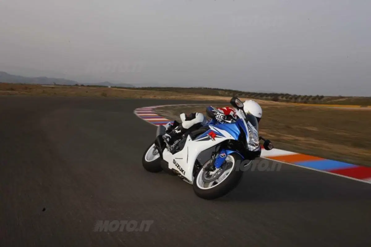 Suzuki GSX-R 600 (14)