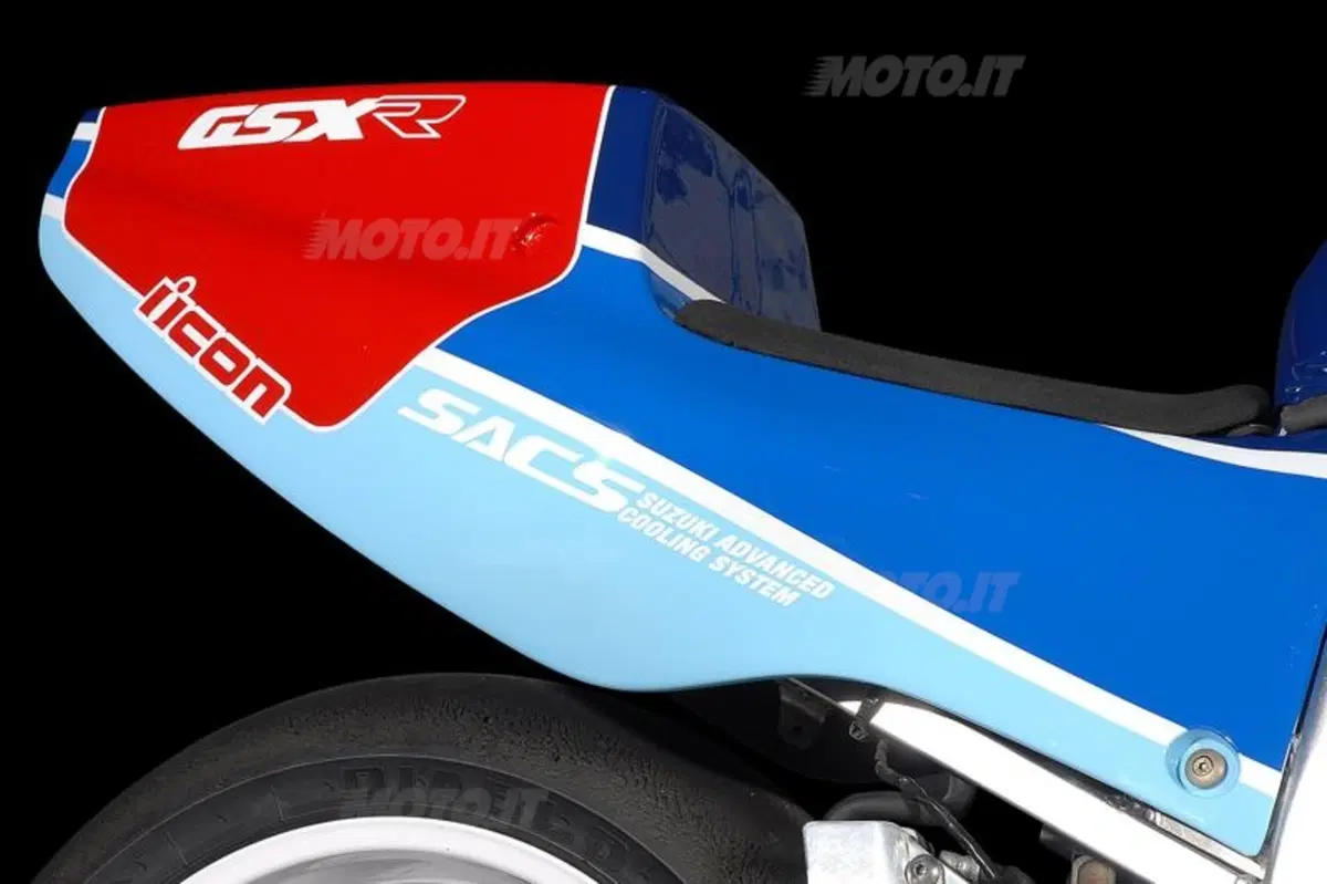 Suzuki GSX-R 750 1990 by Icon (5)