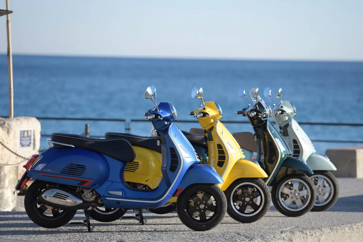 Piaggio Vespa GTS 300 HPE. Tipa da spiaggia (18)