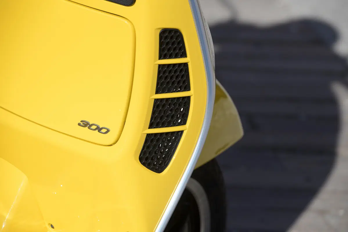 Piaggio Vespa GTS 300 HPE. Tipa da spiaggia (25)