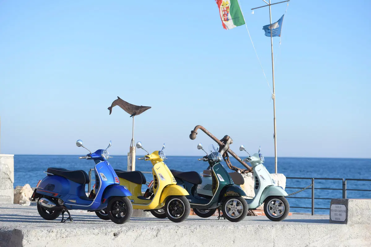 Piaggio Vespa GTS 300 HPE. Tipa da spiaggia (30)