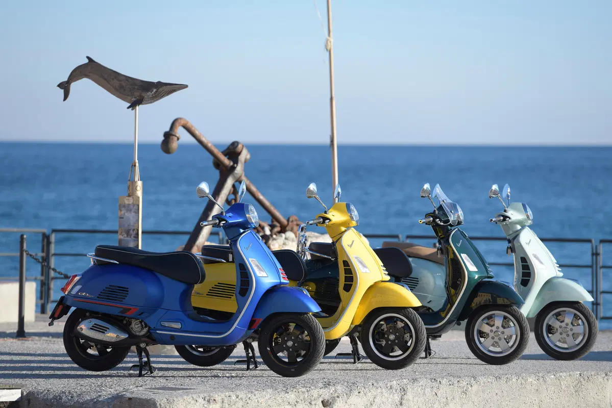 Piaggio Vespa GTS 300 HPE. Tipa da spiaggia (31)