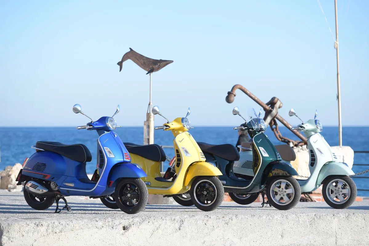 Piaggio Vespa GTS 300 HPE. Tipa da spiaggia (33)