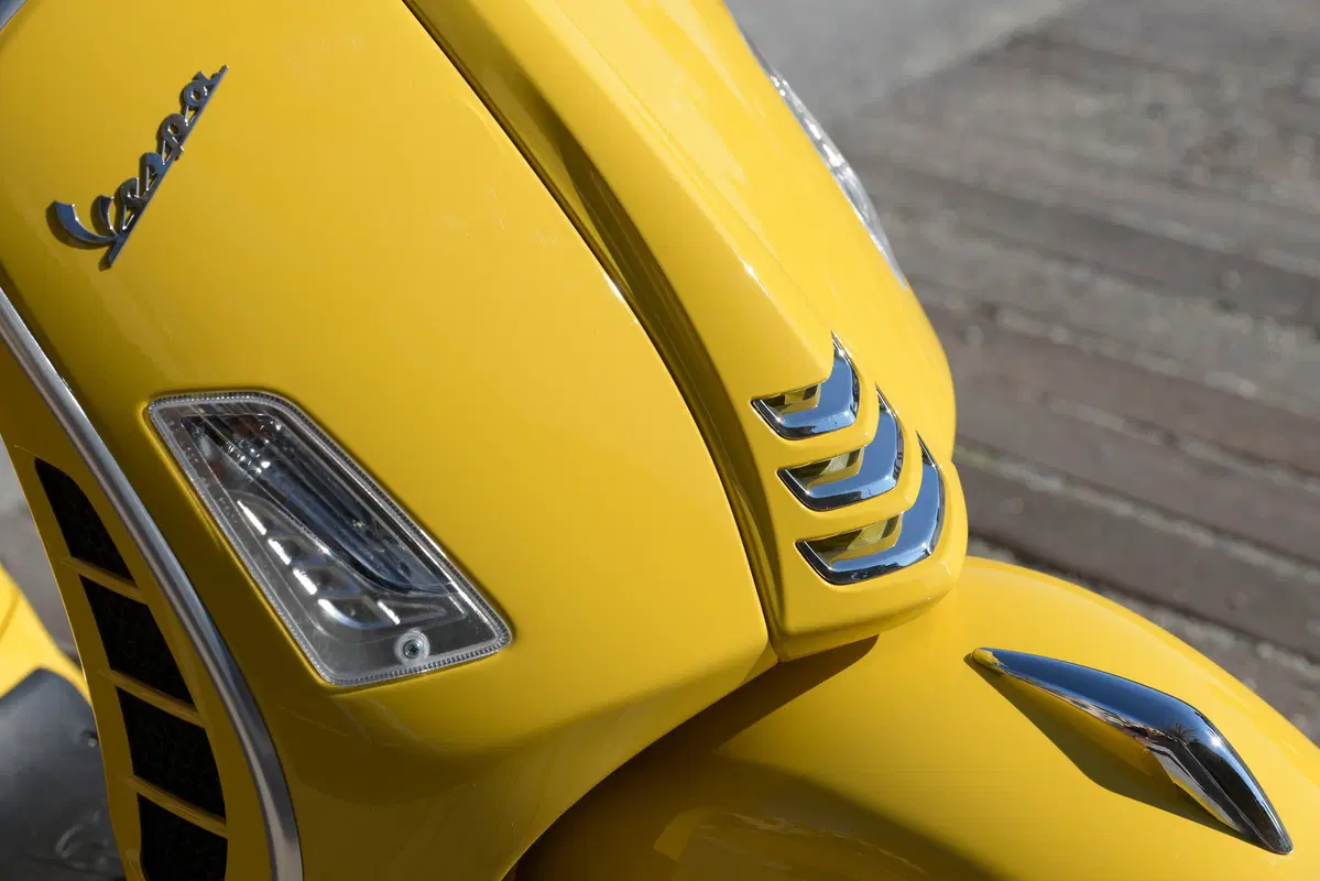 Piaggio Vespa GTS 300 HPE. Tipa da spiaggia (36)