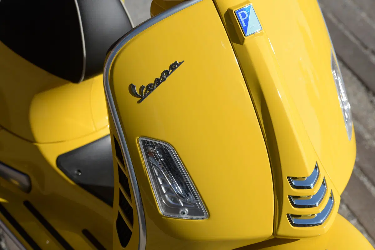 Piaggio Vespa GTS 300 HPE. Tipa da spiaggia (37)