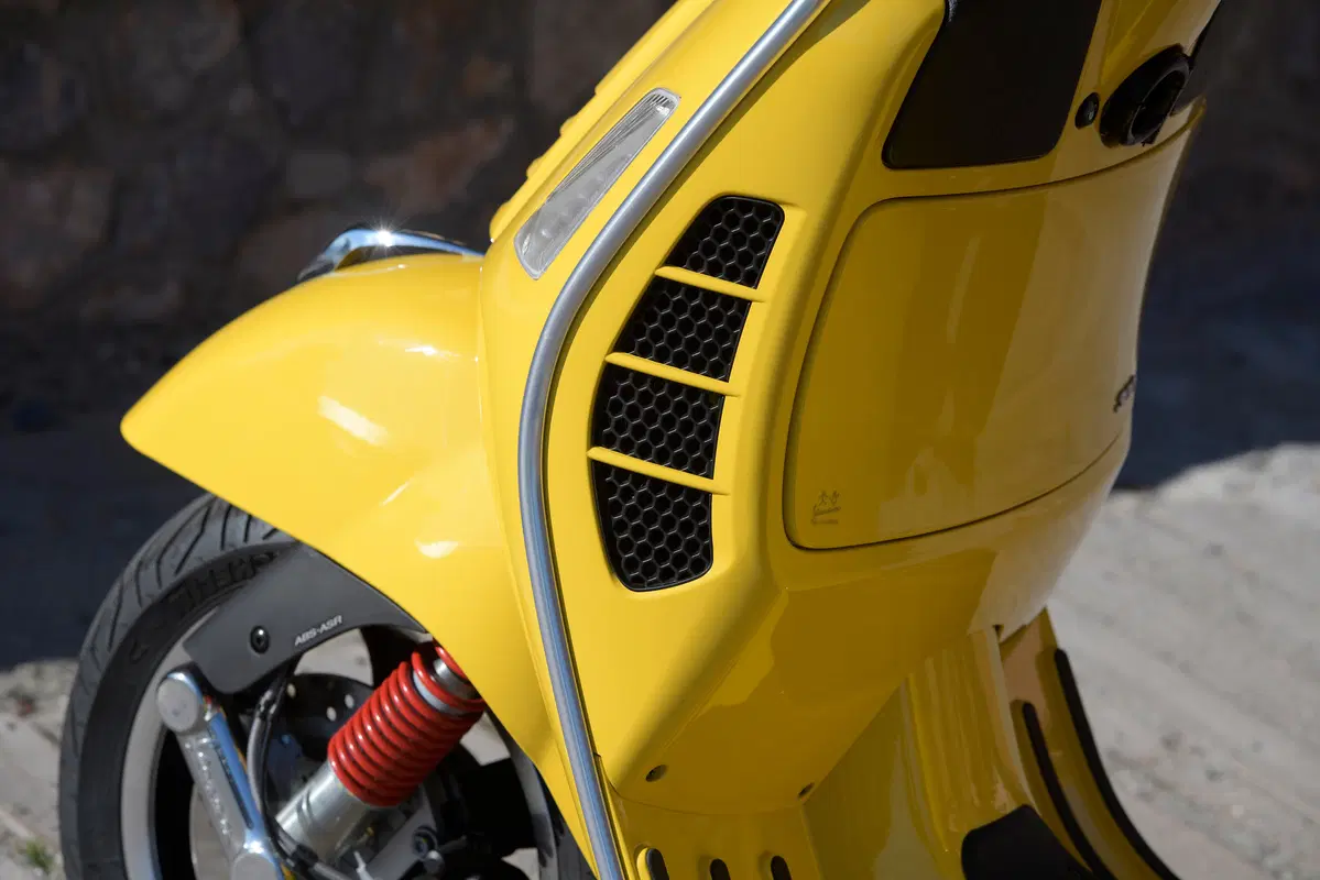 Piaggio Vespa GTS 300 HPE. Tipa da spiaggia (39)