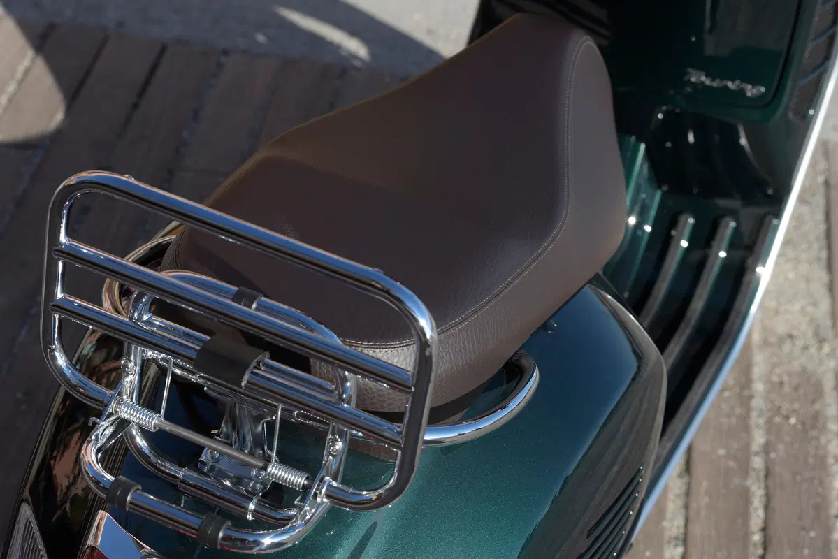 Piaggio Vespa GTS 300 HPE. Tipa da spiaggia (50)