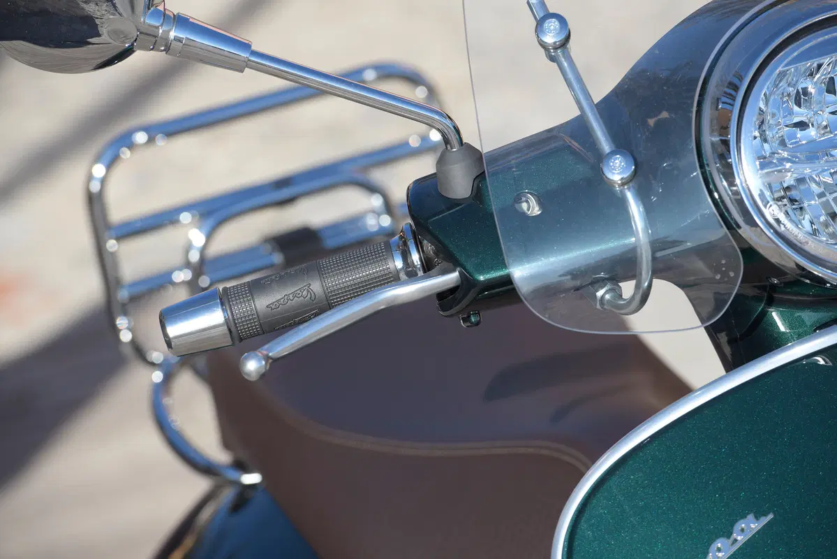 Piaggio Vespa GTS 300 HPE. Tipa da spiaggia (52)