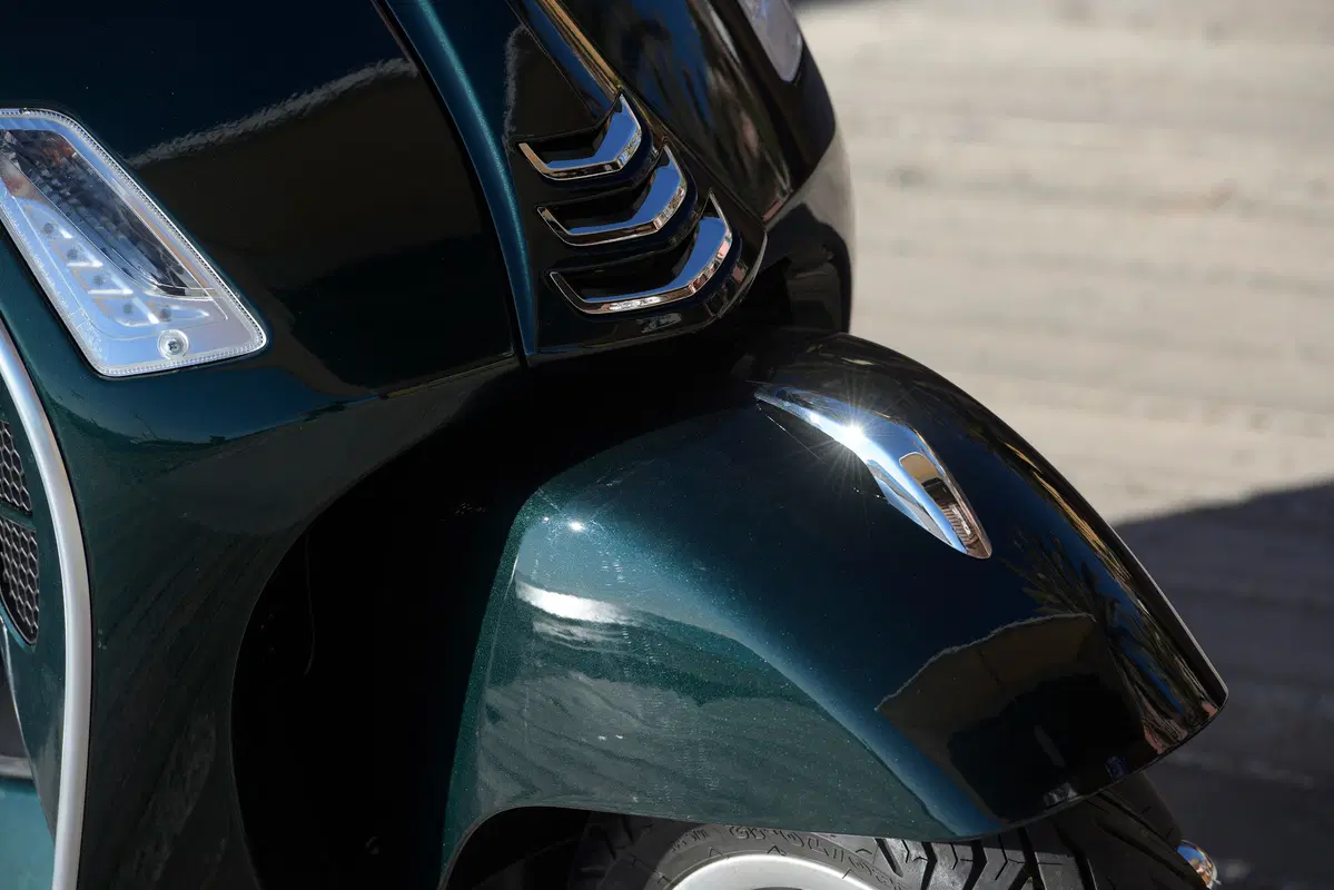 Piaggio Vespa GTS 300 HPE. Tipa da spiaggia (63)