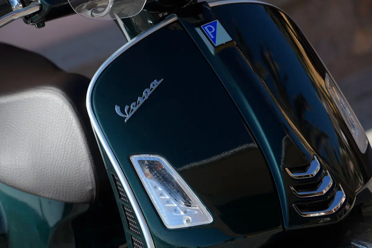 Piaggio Vespa GTS 300 HPE. Tipa da spiaggia (66)