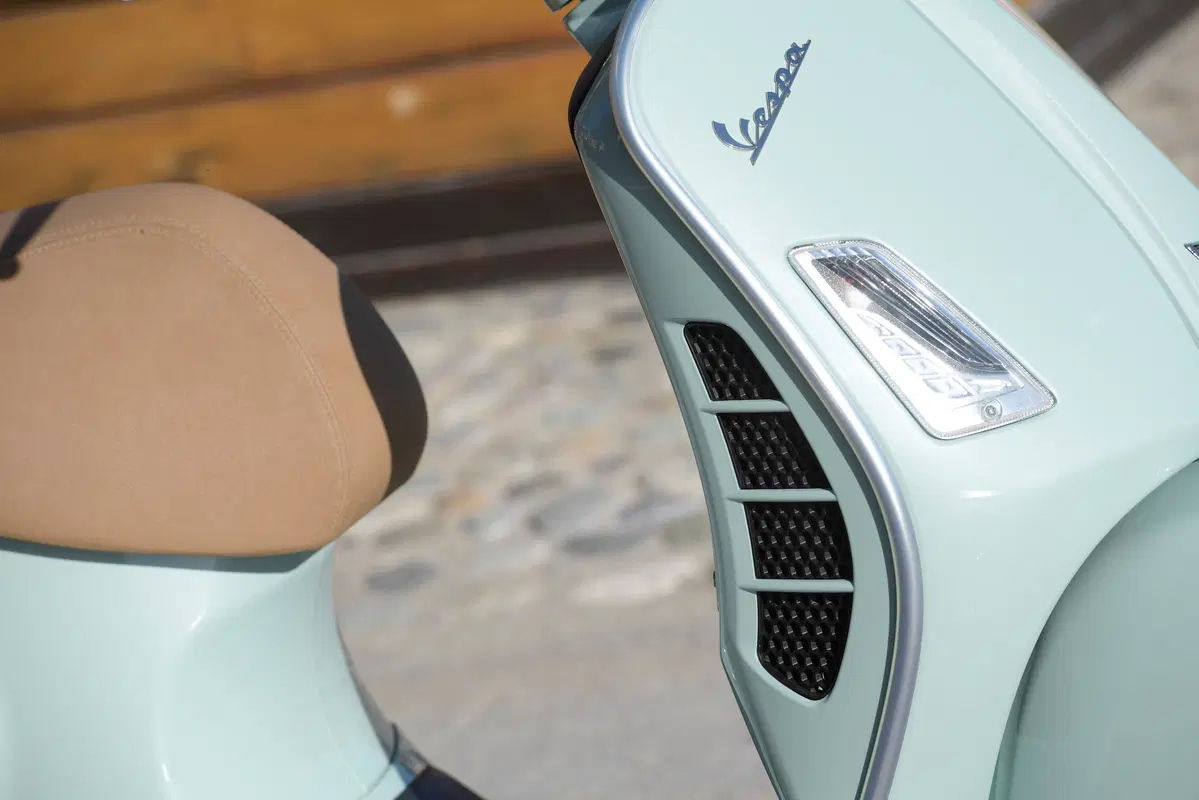 Piaggio Vespa GTS 300 HPE. Tipa da spiaggia (87)
