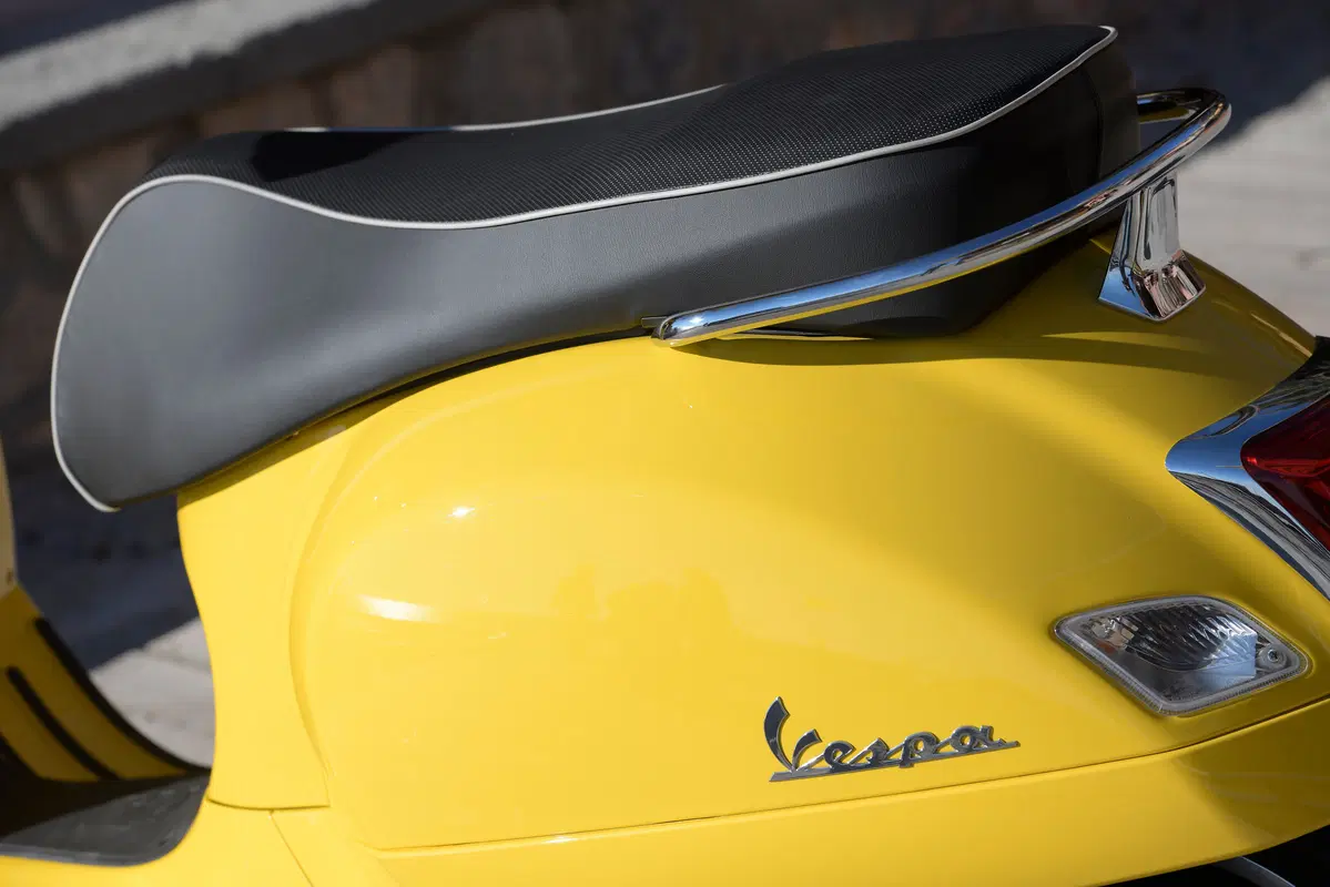 Piaggio Vespa GTS 300 HPE. Tipa da spiaggia (102)