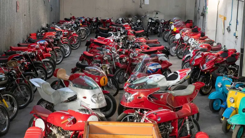 Volete tutte le MV Agusta nel vostro box? Muovetevi, domani le vendono tutte insieme!
