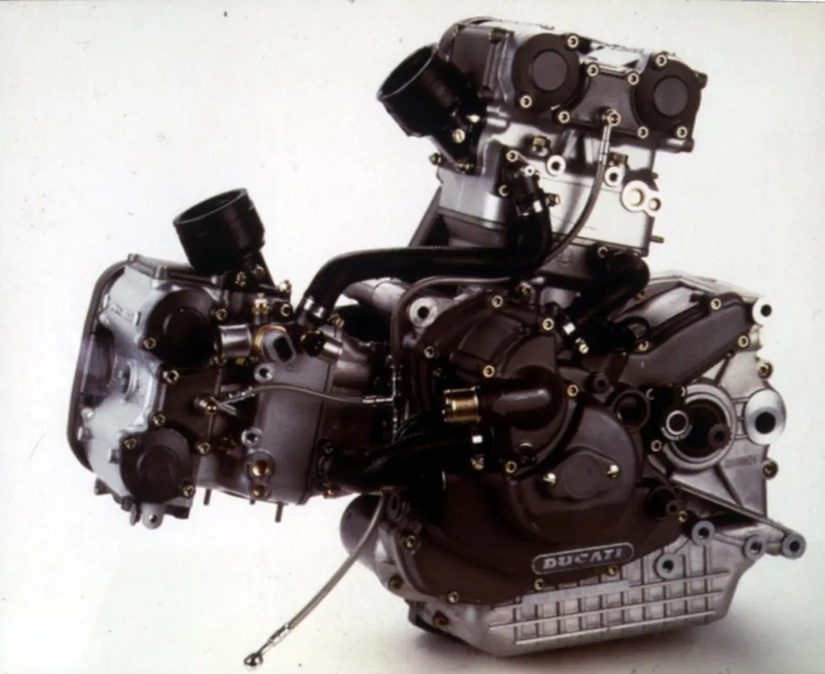 Ducati: le bicilindriche della leggenda Superbike (4)