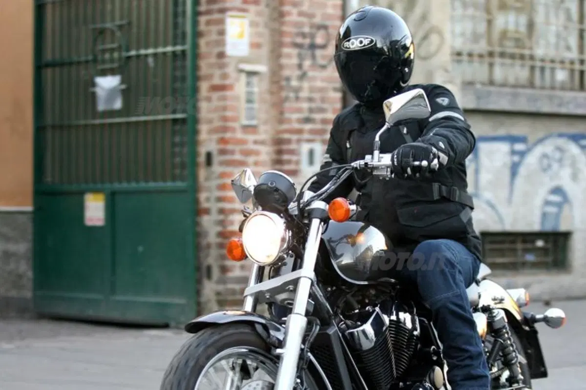 Honda VT750S  (4)