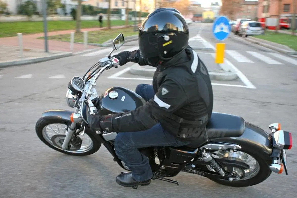 Honda VT750S  (9)