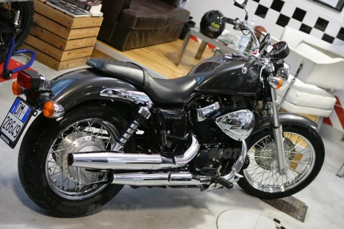 Honda VT750S  (11)