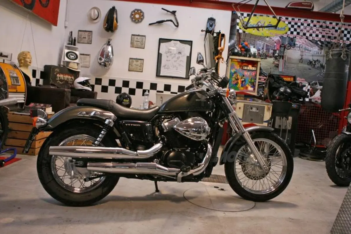 Honda VT750S  (12)