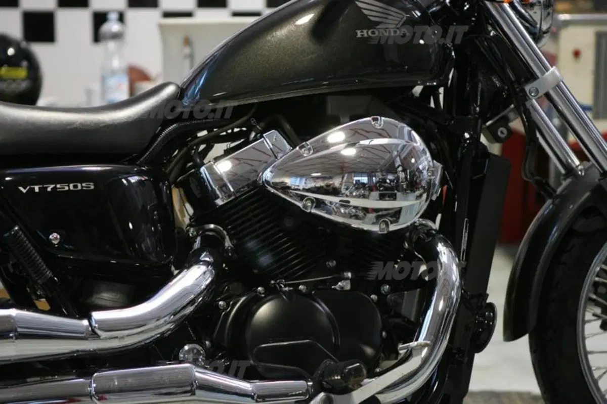 Honda VT750S  (16)