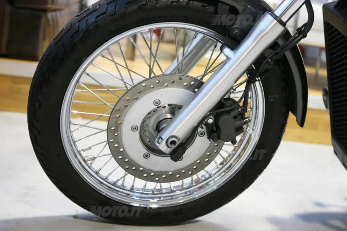 Honda VT750S  (19)