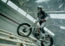 Dougie Lampkin VS Nissan