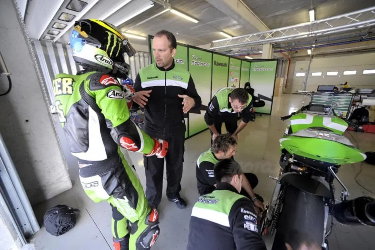 Il Team Pedercini a Sepang con Talmacsi (3)