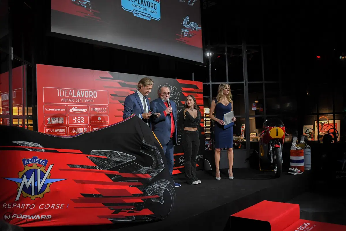 Moto2. Svelato il Team MV Agusta 2019 (23)